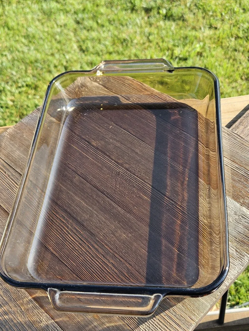 3 qt Anchor Hocking brown glass baking dish with handles, 9.5 x 13.5 x 2 inches